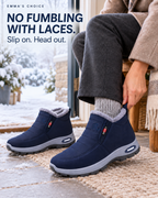Astrid in dark blue with water drops on the quilted upper