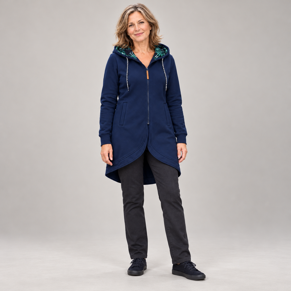 Maren long zip jacket – blue, full length with dark trousers and sneakers